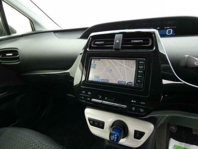 PRIUS-19