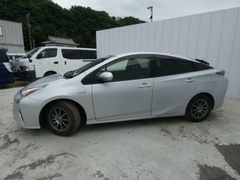 PRIUS-11