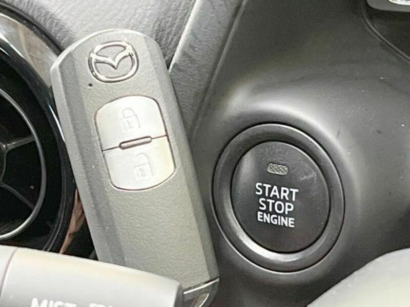 MAZDA2-4