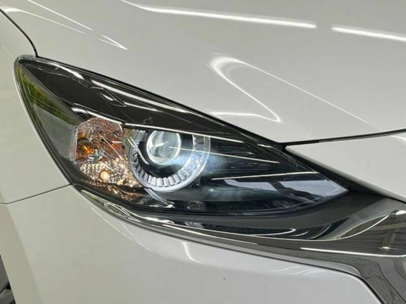 MAZDA2-11
