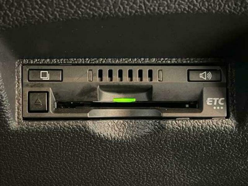 PRIUS-16