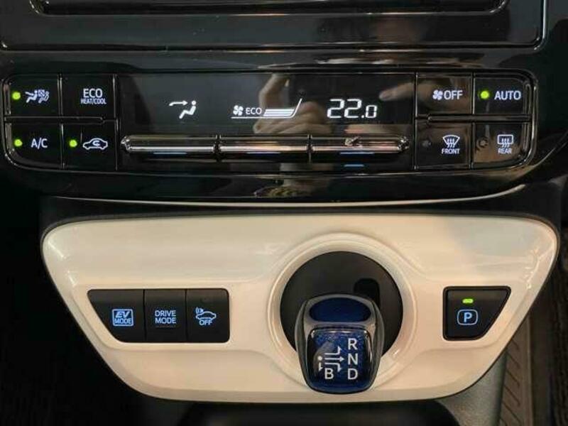PRIUS-11