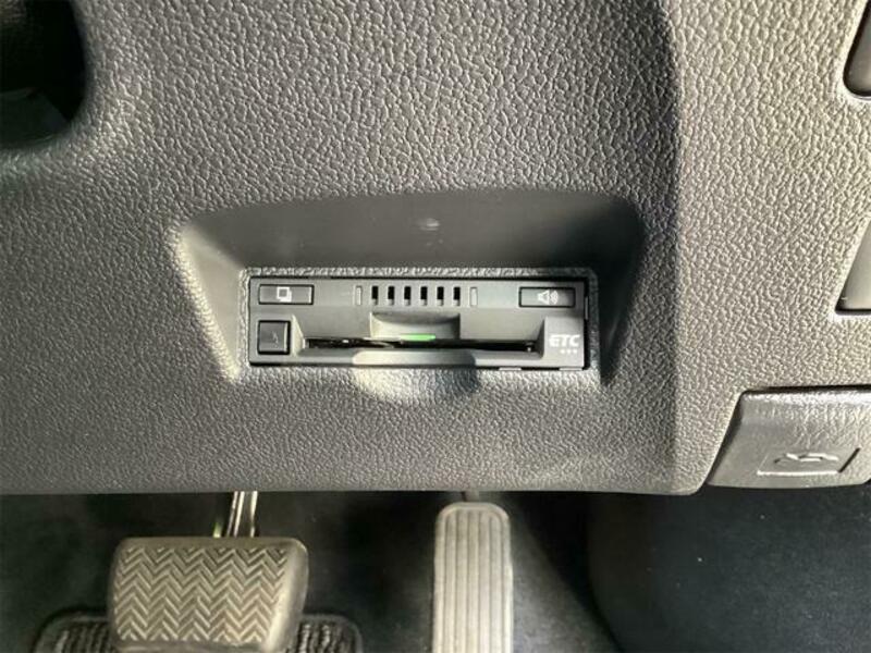 PRIUS-16