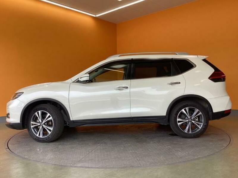 X-TRAIL-17