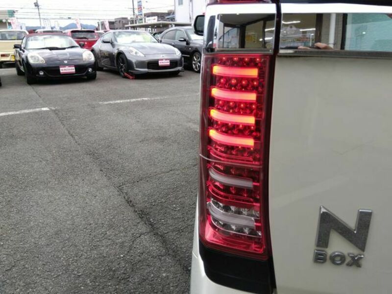 N BOX CUSTOM