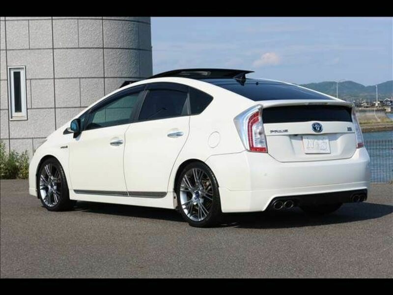 PRIUS-12