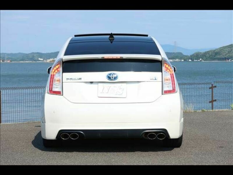 PRIUS-13