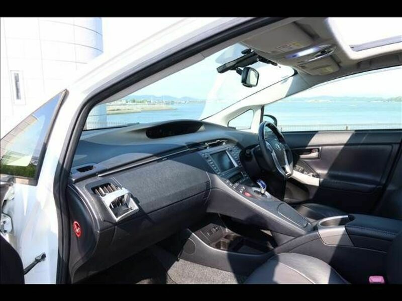 PRIUS-25