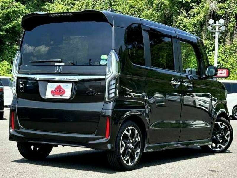 N BOX CUSTOM