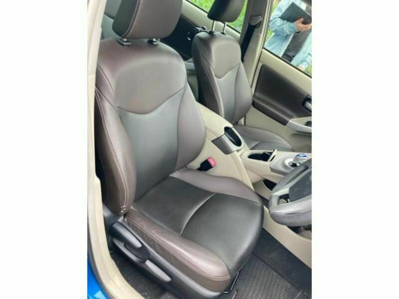PRIUS-16