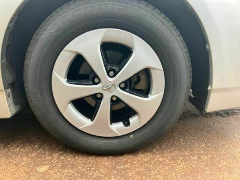 PRIUS-9