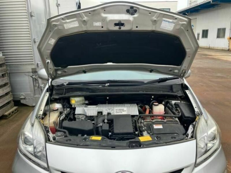 PRIUS-11