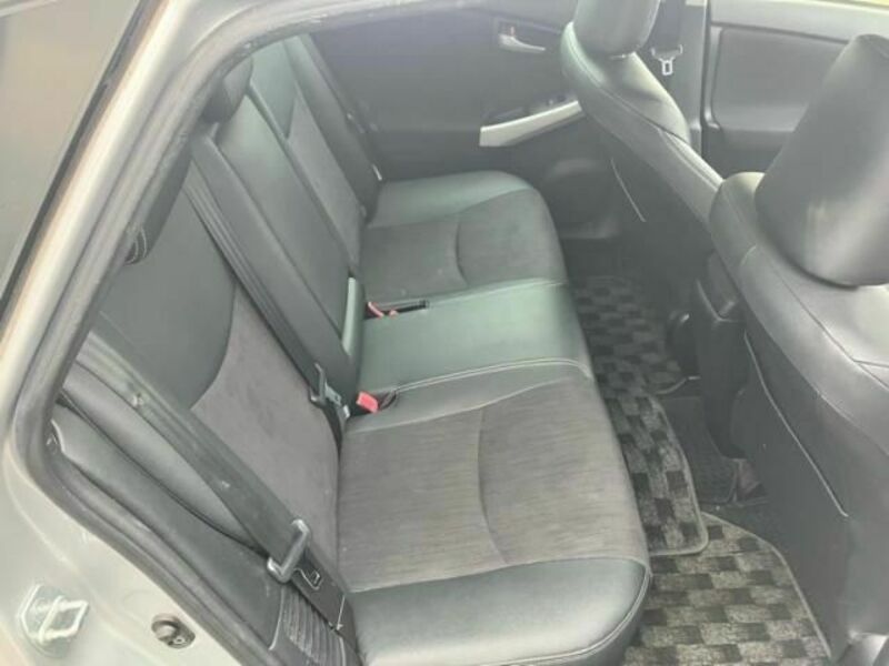 PRIUS-19
