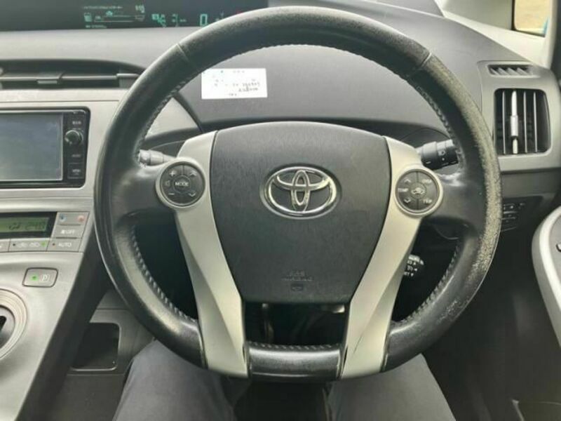 PRIUS-21