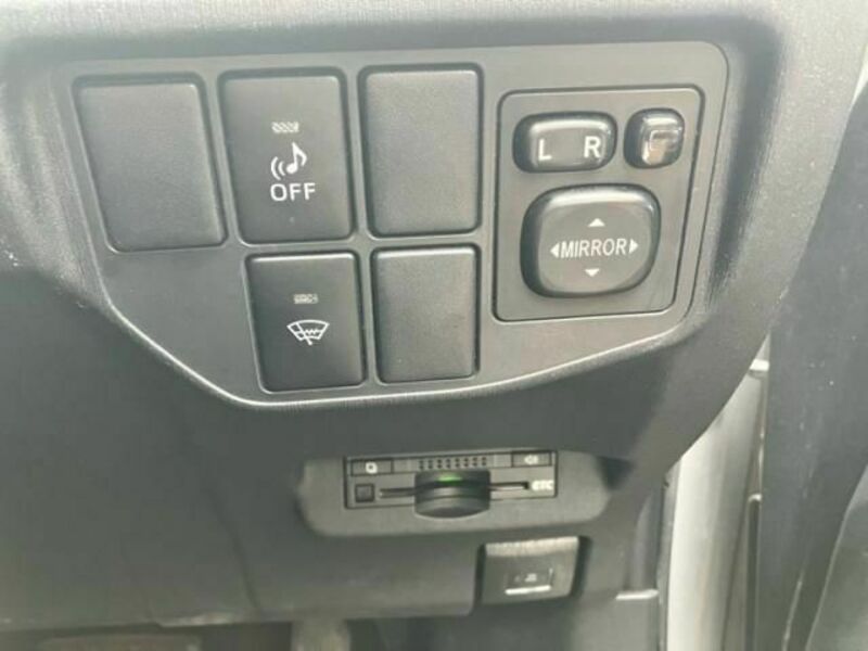 PRIUS-22