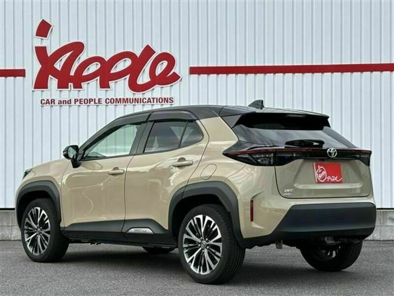 YARIS CROSS-1