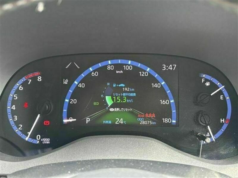 YARIS CROSS-8