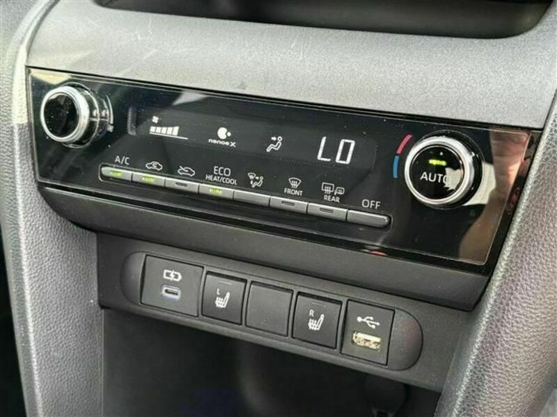 YARIS CROSS-9