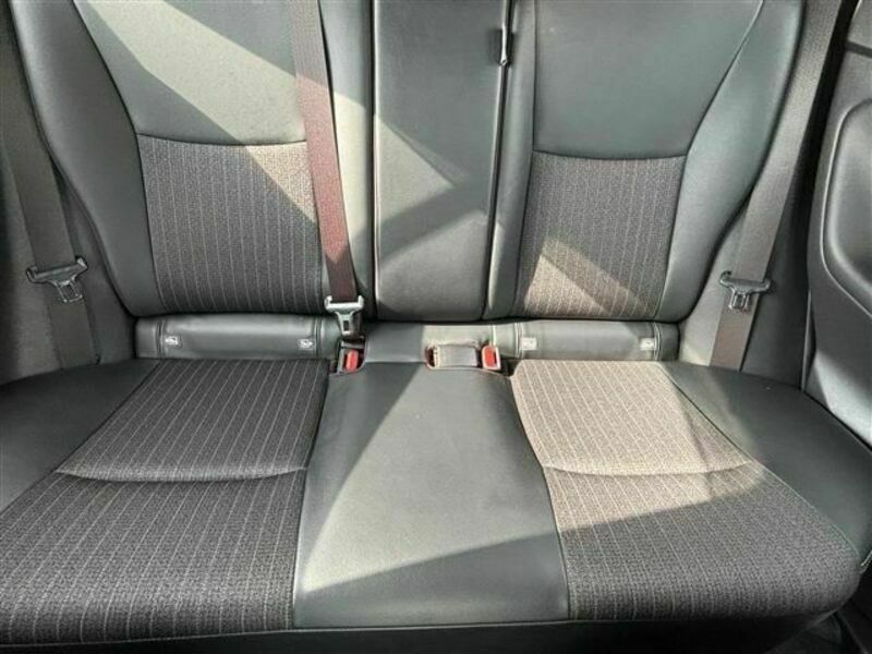 YARIS CROSS-15