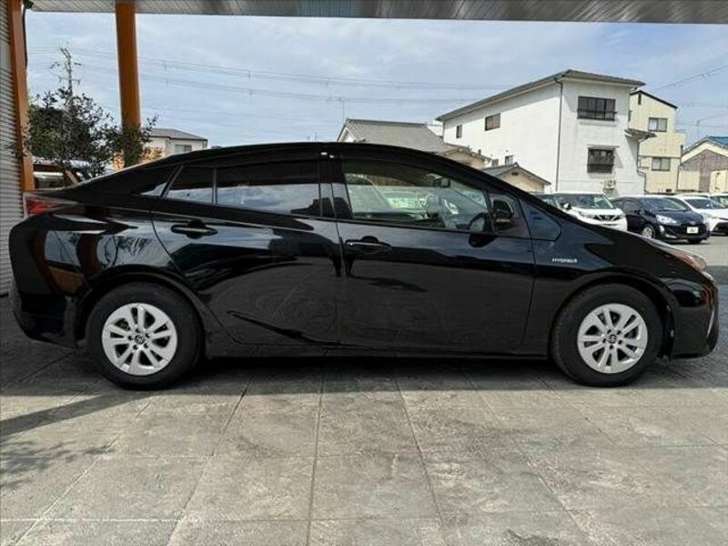 PRIUS-11