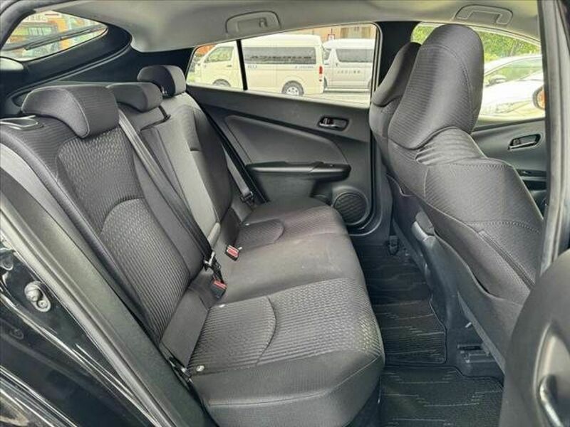 PRIUS-16