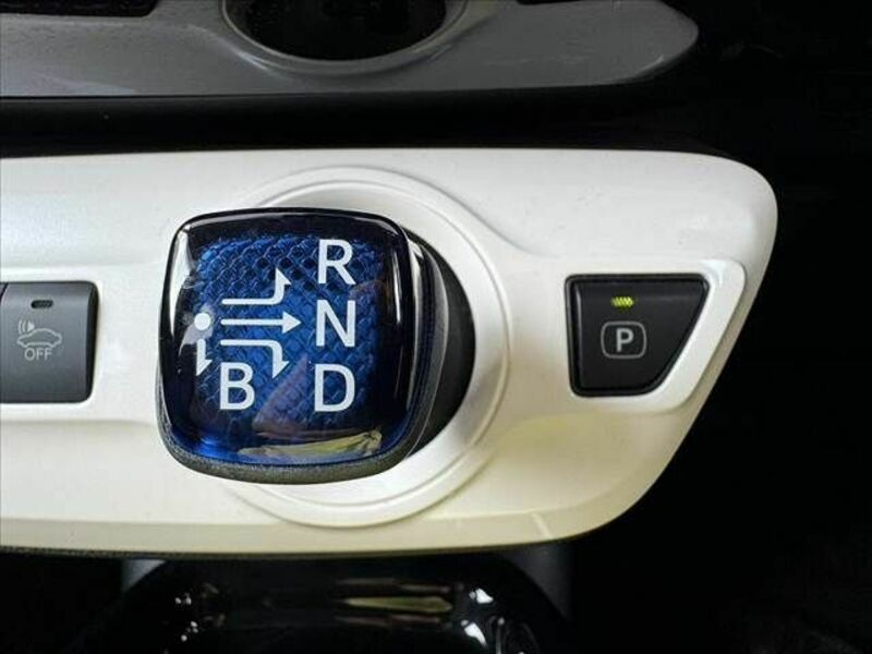 PRIUS-26