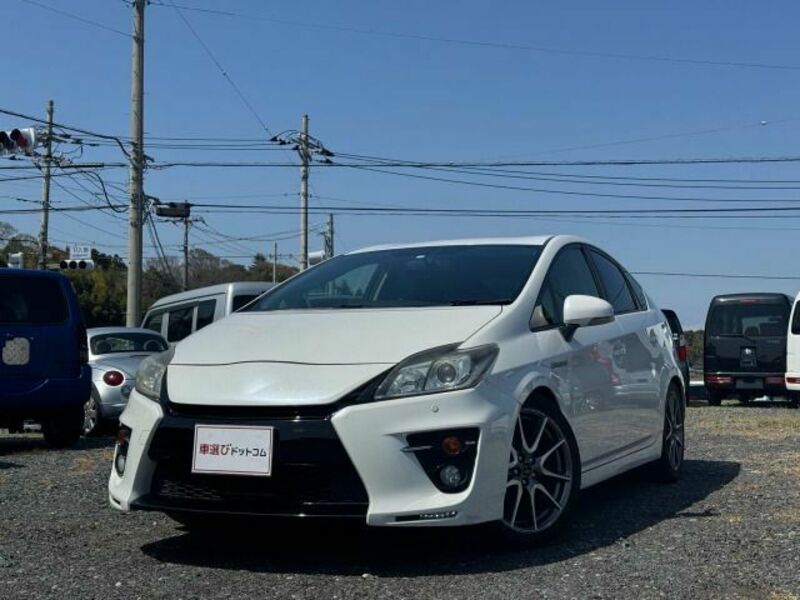 TOYOTA PRIUS