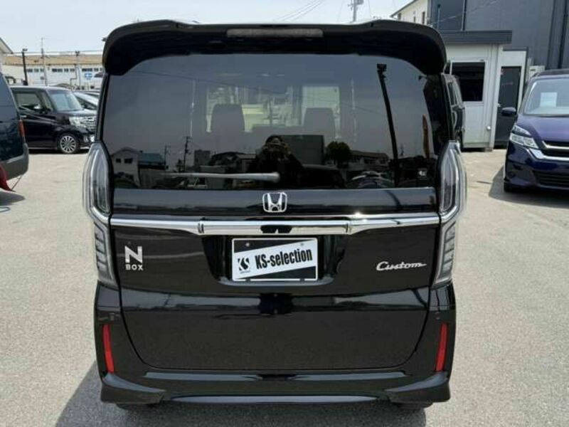 N BOX CUSTOM
