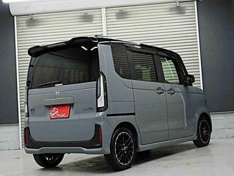 N BOX CUSTOM