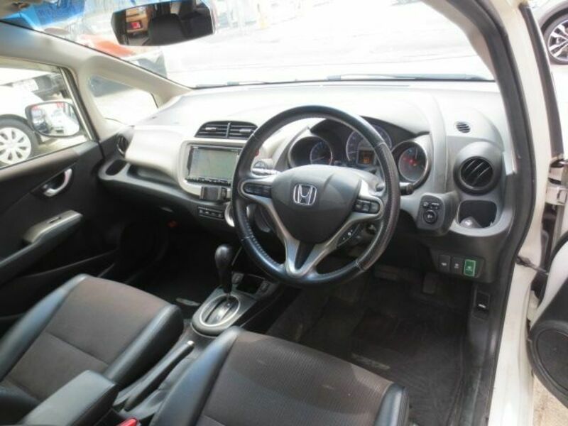 FIT HYBRID