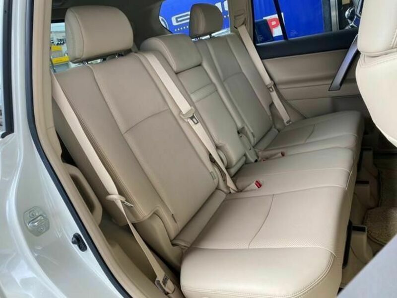 LAND CRUISER PRADO-4