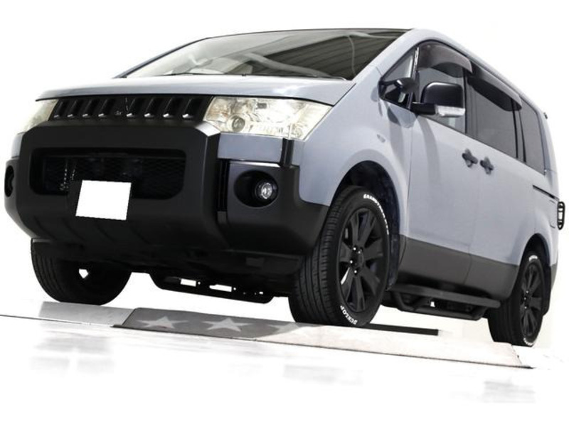 MITSUBISHI DELICA D5