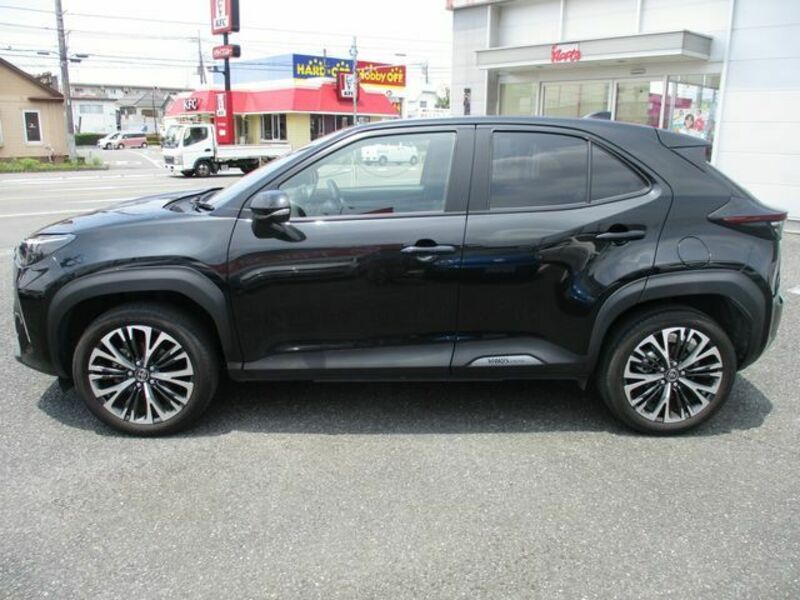 YARIS CROSS