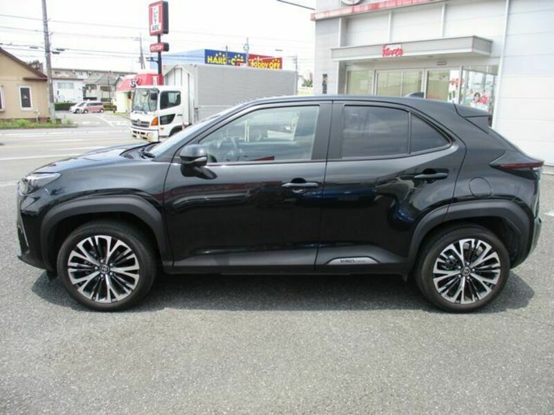 YARIS CROSS