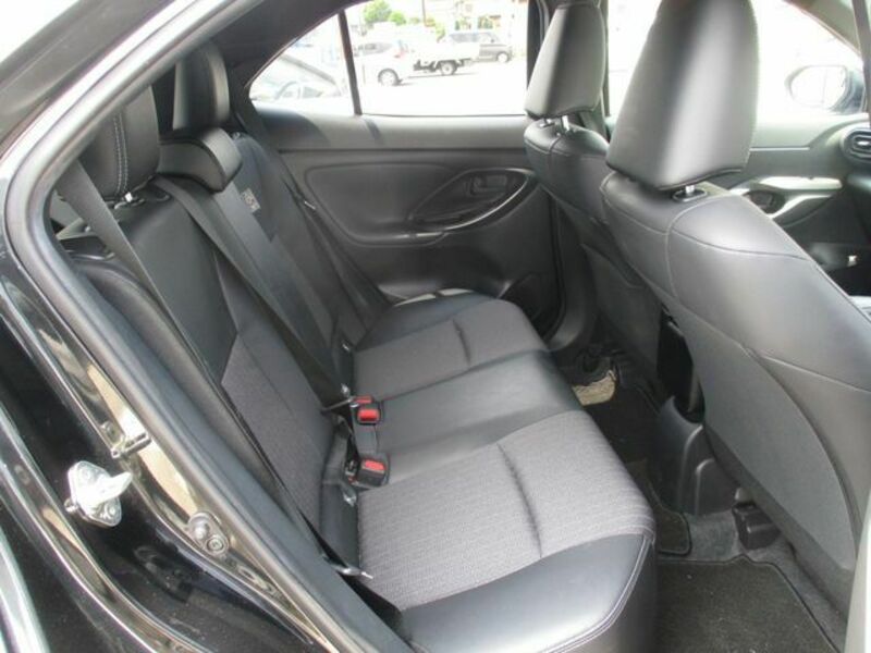 YARIS CROSS