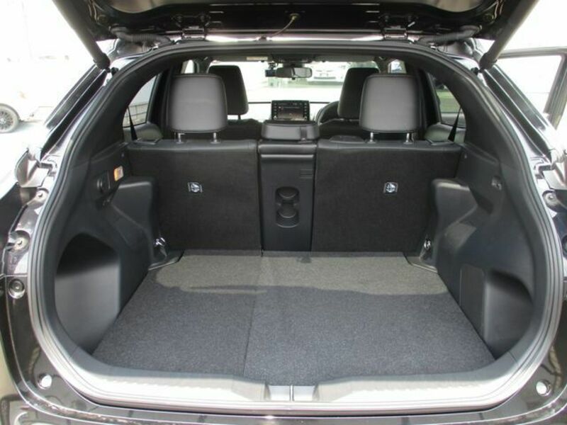 YARIS CROSS
