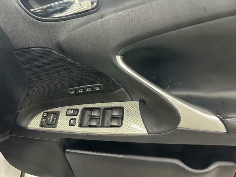 IS F