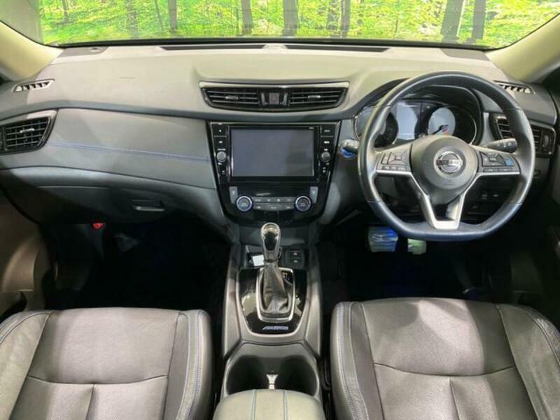 X-TRAIL-1