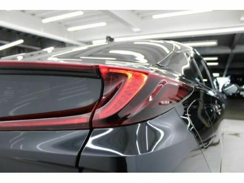 PRIUS PHV-11