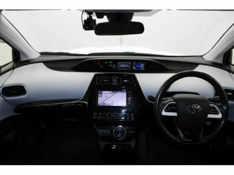 PRIUS PHV-16