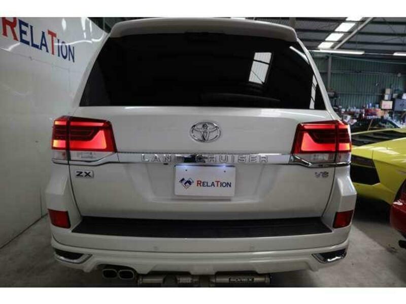 LAND CRUISER