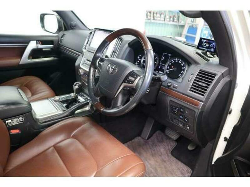 LAND CRUISER