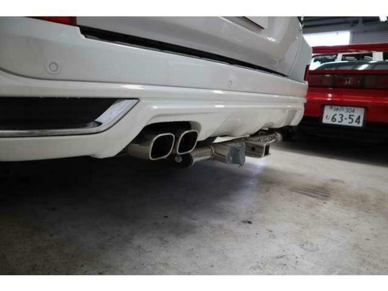 LAND CRUISER