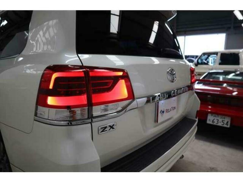 LAND CRUISER