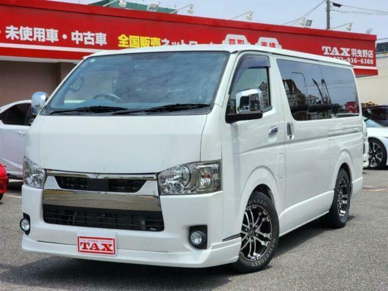 TOYOTA HIACE VAN
