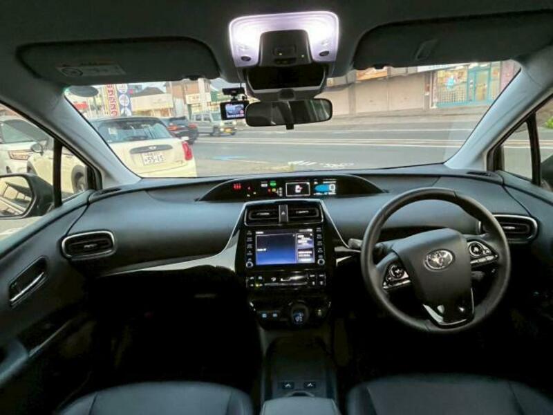 PRIUS-8
