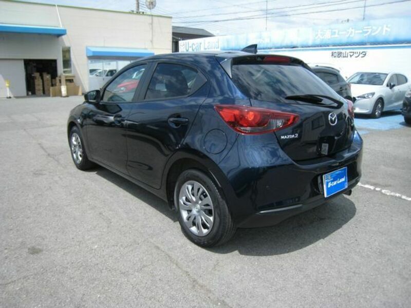 MAZDA2