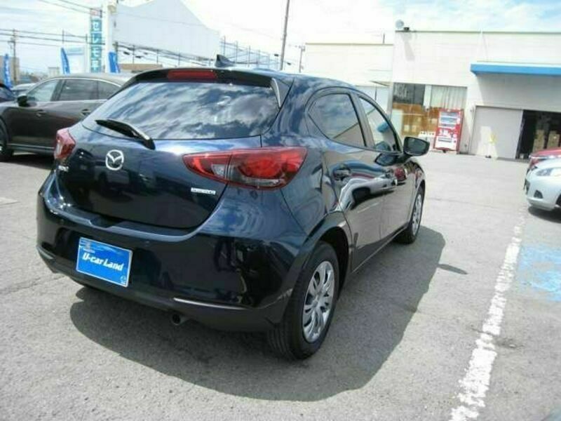 MAZDA2