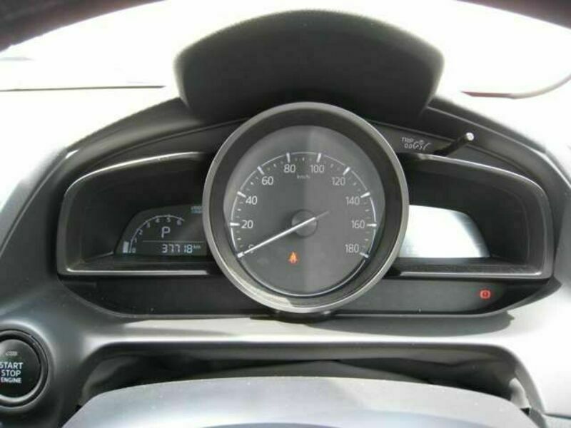 MAZDA2