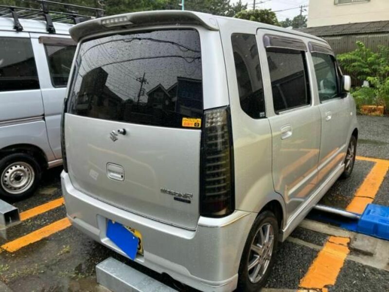 WAGON R-4